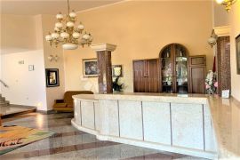KRNICA – hotel i restoran uz obalu s tradicijom i odličnim referencama, Marčana, Commercial property
