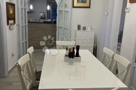 Kastav-samostojeća kuća 250m2,blizina škole,vrtića!!, Kastav, Maison