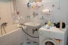 Senj - etaža kuće 80 metara od plaže, Senj, Appartement