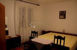 Senj - etaža kuće 80 metara od plaže, Senj, Appartement