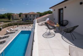 OTOK KRK MIRNA LOKACIJA - MODERNA VILLA, Krk, Casa