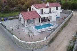 OTOK KRK MIRNA LOKACIJA - MODERNA VILLA, Krk, بيت