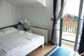 Hotel u Bolu, Bol, Propriedade comercial