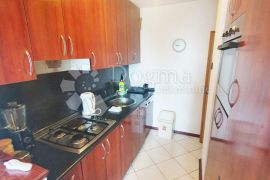 GORNJA VEŽICA, NAJAM STANA S LOGGIOM I POGLEDOM NA MORE, Rijeka, Apartamento