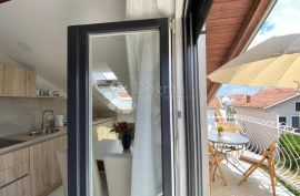 VODICE ATRAKTIVNA APARTMANSKA KUĆA BLIZ MORA, Vodice, بيت