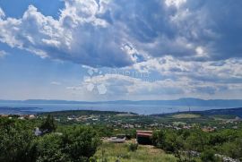 Hreljin, građevinski teren sa panoramskim pogledom na more, Bakar, Земля