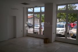 Poslovni prostor u Matuljima, Matulji, Propiedad comercial