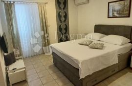 Trosoban stan s pogledom na more, Makarska, Appartement