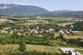 Zemljšte sa prekrasnim pogledom na Učku i zelenilo, Kršan, Land
