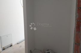 Drenova 1s+db u novogradnji sa garažom i okućnicom, Rijeka, Appartement