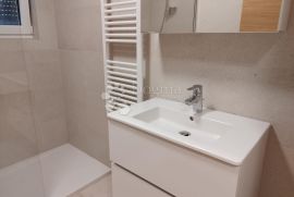 MODERNI VELIKI APARTMAN - MALINSKA - 350M OD MORA, Malinska-Dubašnica, Appartement