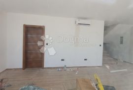 Moderna vila s bazenom u okolici Zadra, Zemunik Donji, Maison