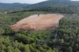 GUSTIRNA (MARINA) - POLJOPRIVREDNO ZEMLJIŠTE UZ CESTU, Marina, Γη