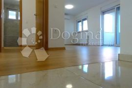 PRILIKA! Novogradnja Zaprešić 2000€/m2 (garaža,vrt,parking), Zaprešić, Appartement