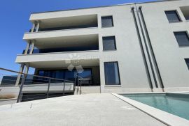 MEDULIN- Luksuzan stan u novogradnji sa bazenom i pogledom na more!, Medulin, شقة