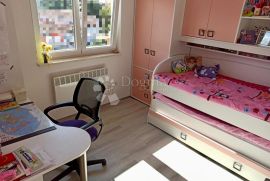 STAN NA TRAŽENOJ LOKACIJI S POGLEDOM NA MORE I ROVINJ, Rovinj, Appartment