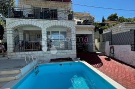 Villa prvi red uz more - TROGIR, Trogir, بيت