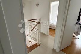 Dvoetažni apartman u mirnom okružju, Malinska-Dubašnica, Appartment