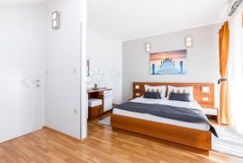 Luksuzna  apartmanska vila  s 4.500 m2  zemljišta, Lovran, Ev