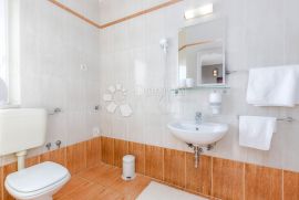 Luksuzna  apartmanska vila  s 4.500 m2  zemljišta, Lovran, Kuća