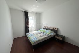 PRILIKA!! Apartman Smokvica 96m2 40m od mora, Novi Vinodolski, Wohnung