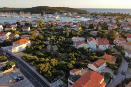 Veliko zemljište u Rogoznici sa kućom, Rogoznica, أرض