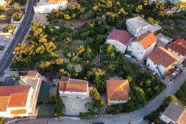 Veliko zemljište u Rogoznici sa kućom, Rogoznica, Terreno