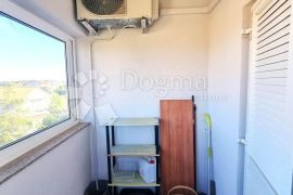 Stan sa prekrasnim pogledom na more i 2 balkona - Prilika!, Ližnjan, Wohnung