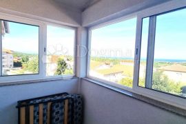 Stan sa prekrasnim pogledom na more i 2 balkona - Prilika!, Ližnjan, Apartamento