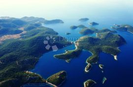 Atraktivno zemljište na otoku Lastovu, Lastovo, Terrain