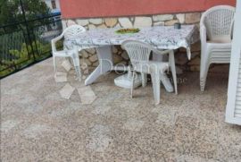 VODICE, lijepo namješten stan u kući sa zasebnim ulazom, Vodice, Casa