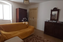 STAN U POVIJESNOJ JEZGRI GRADA TROGIRA, Trogir, Apartamento