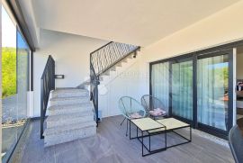 CRIKVENICA ,PENTHOUSE 3S+DB,VELIKA GARAŽA, Crikvenica, Appartamento