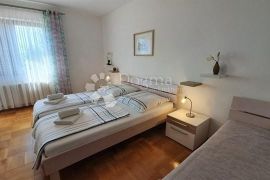 ODLIČNA APARTMANSKA KUĆA U DRAMLJU, Crikvenica, Casa