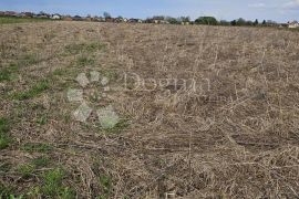 Veliko poljoprivredno zemljište, Gornji Kneginec, Land