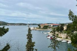 ŠIBENIK -KUĆE U BLIZINI MORA I CENTRA GRADA, Šibenik, House