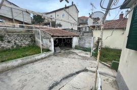 ŠIBENIK -KUĆE U BLIZINI MORA I CENTRA GRADA, Šibenik, Famiglia