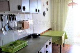 72 m2 NA SVEGA 60 m OD MORA SA TERASOM!, Cres, Daire