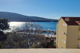 72 m2 NA SVEGA 60 m OD MORA SA TERASOM!, Cres, Apartamento