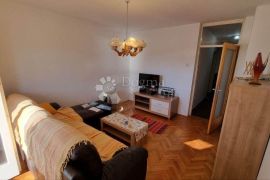 72 m2 NA SVEGA 60 m OD MORA SA TERASOM!, Cres, Appartment