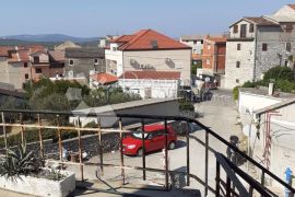 ŠIBENIK, kuća s pogledom na more u centru, Šibenik, بيت