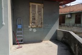 ŠIBENIK, kuća s pogledom na more u centru, Šibenik, House