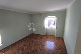 Stan 69,39 m2 u centru, Pula, Appartment