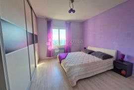 ETAŽA KUĆE + OKUĆNICA + POMOĆNI OBJEKT S 2 GARAŽE, Matulji, Appartement