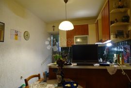 Turnić - samo u DOGMI, mali stan s pogledom na more, Rijeka, Appartement