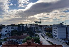 Stan u centru Pule s pogledom na grad, Pula, Wohnung