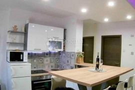 PREKRASAN STAN NA RASTOČINAMA, Rijeka, Apartamento