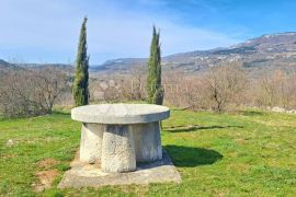 Zemljište sa lijepim pogledom u blizini znamenitosti, Buzet, Tierra