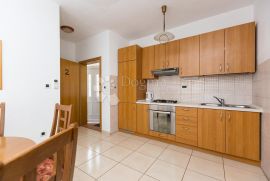 Apartmanska kuća na odličnoj poziciji - prava poslovna prilika, Okrug, Maison