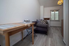 Lijepa apartmanska kuća u blizini mora, Medulin, Ev